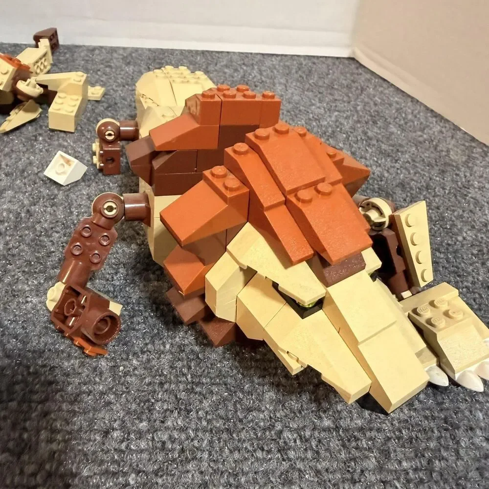 LEGO Designer Wild Junters 4884 Incomplete Set Parts